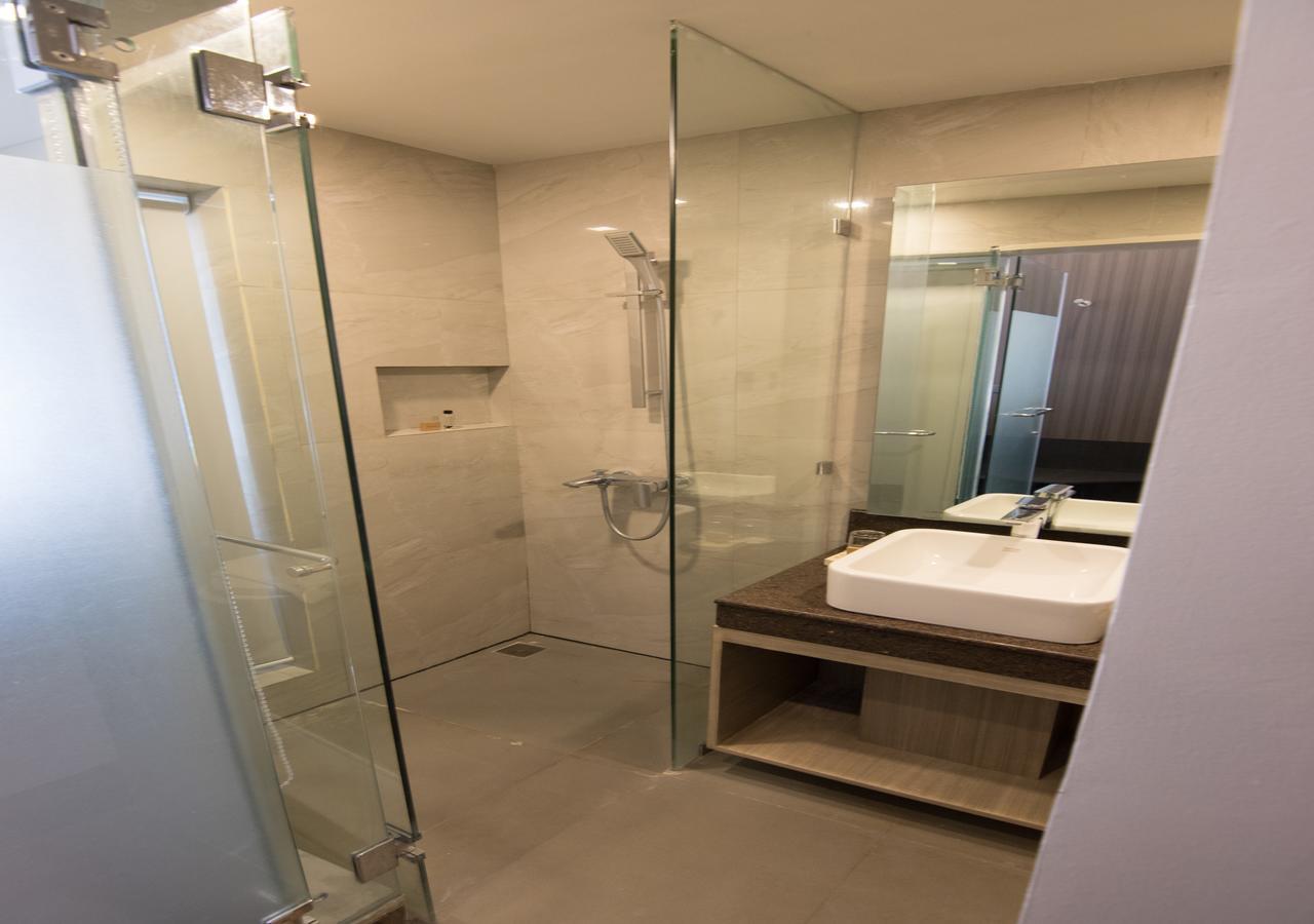 Goldberry Lite Hotel Ілоіло Екстер'єр фото