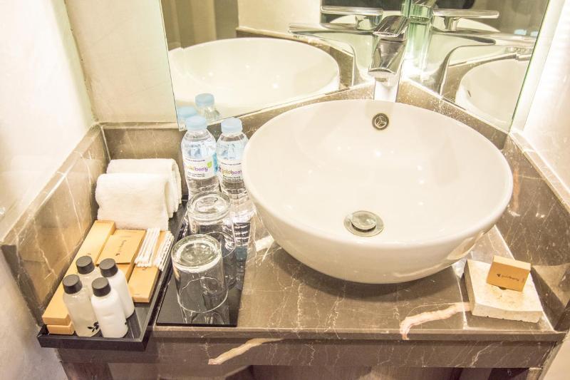 Goldberry Lite Hotel Ілоіло Екстер'єр фото
